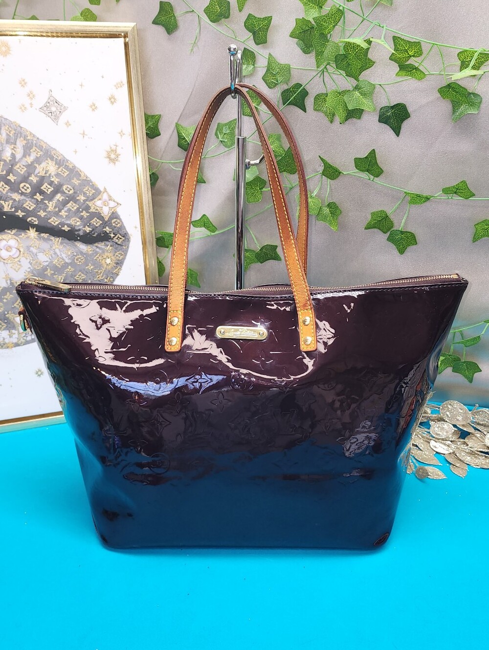 Authentic Louis Vuitton Vernis Bellevue PM Amarante W COA